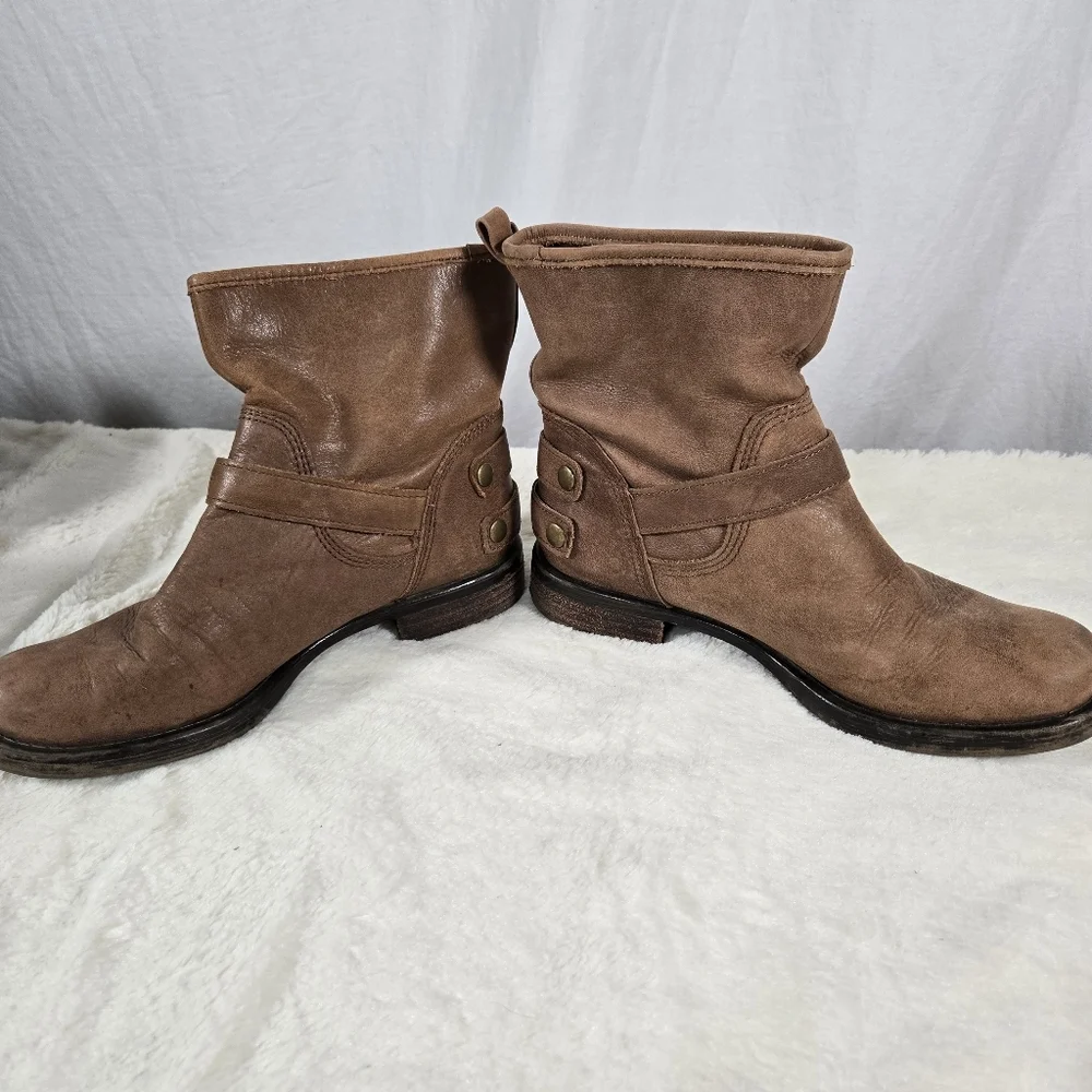 Lucky Brand Norton Leather Buckle Ankle Bootie Brown Pull On Size 7 - Picture 8 of 8